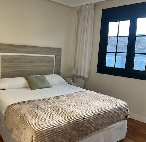 Casa Con Terraza En El Casco * Betanzos